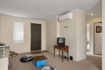 2/99 Lake Road, Frankton