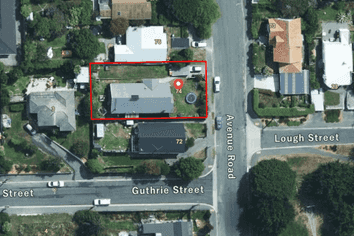 74 Avenue Road, West End
