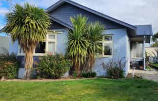 74 Avenue Road, West End