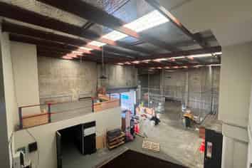Standalone Office & Warehouse Opportunity on the City Fringe