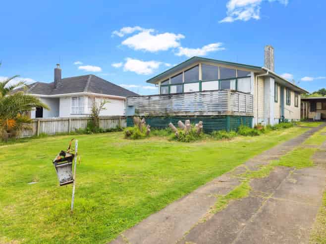 19 Geoffrey Place, Mangere East