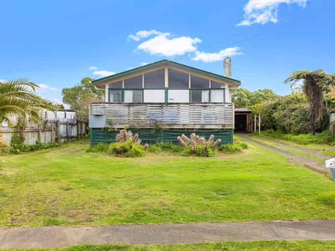 19 Geoffrey Place, Mangere East