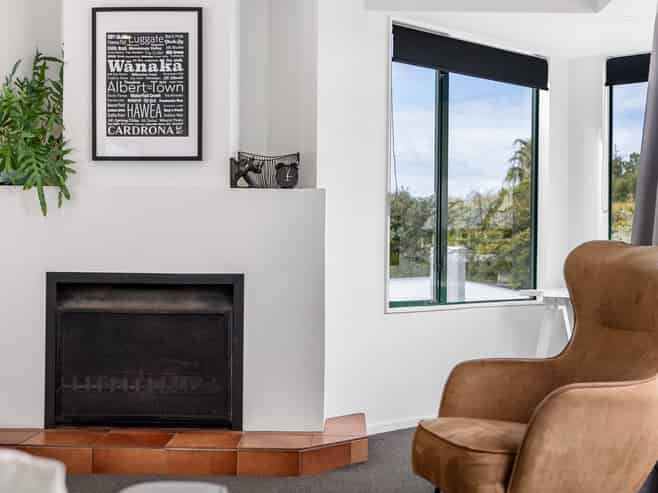 100 Beach Road, Castor Bay