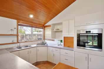 49B Regency Crescent, Redwood