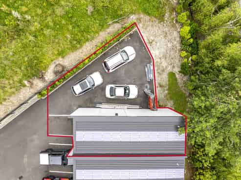 Rare industrial unit with yard – Available now!