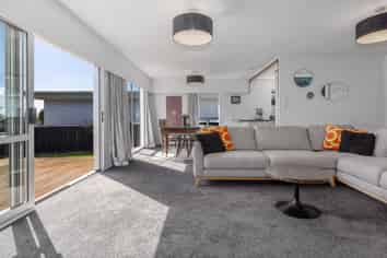 3 Miro Road, RAUMATI SOUTH