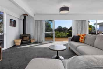 3 Miro Road, RAUMATI SOUTH