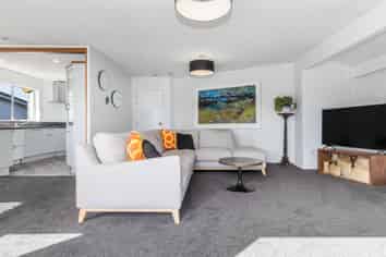 3 Miro Road, RAUMATI SOUTH