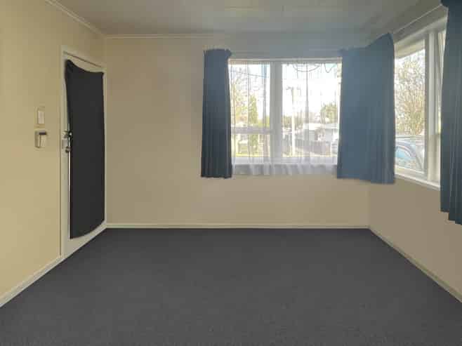 16A Onslow Road, Papakura