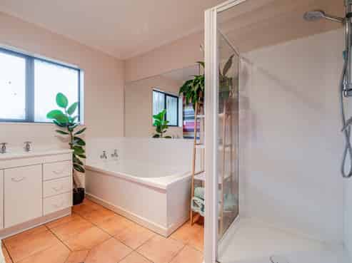 158 Finnis Road, Colyton