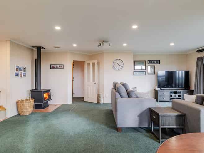 158 Finnis Road, Colyton