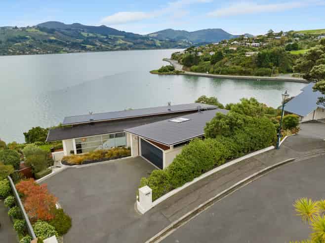 8 Mission Cove, Company Bay