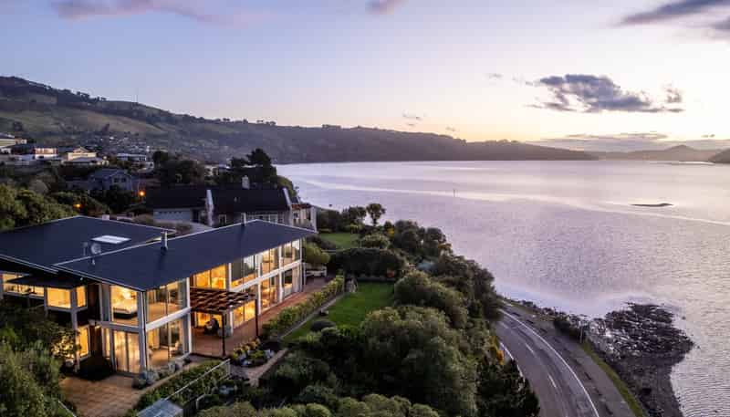 8 Mission Cove, Company Bay