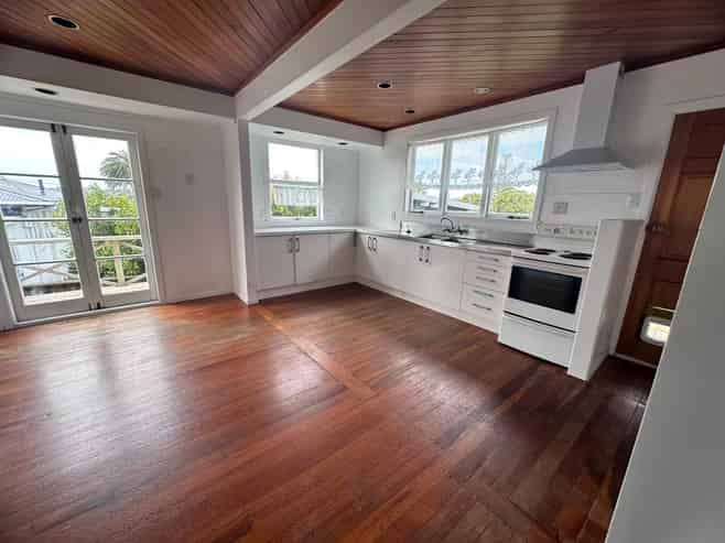 31A Fairclough Road, Beach Haven