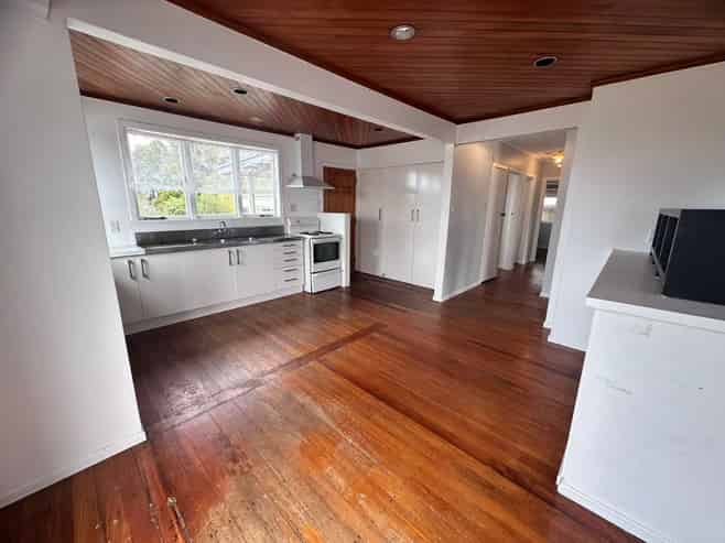 31A Fairclough Road, Beach Haven