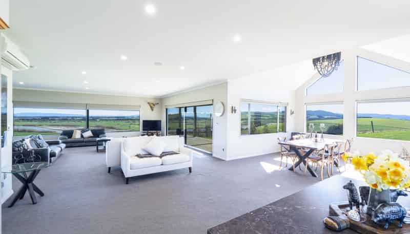 1521 Dipton-Winton Highway, Winton