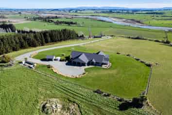1521 Dipton-Winton Highway, Centre Bush