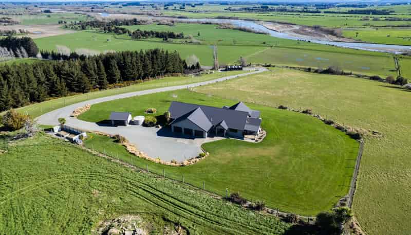 1521 Dipton-Winton Highway, Winton