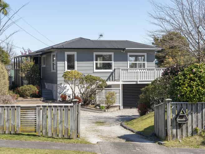 21 Sunset Street, Hilltop