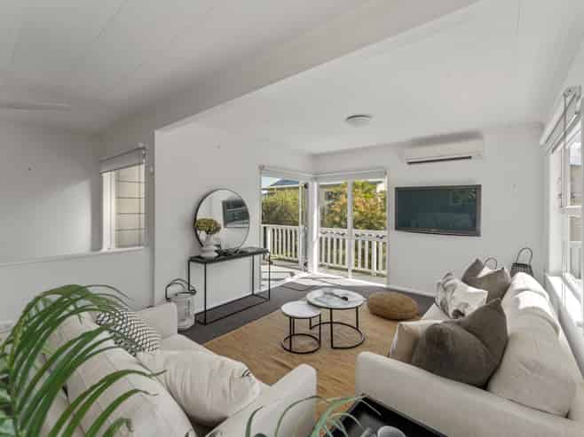 21 Sunset Street, Hilltop