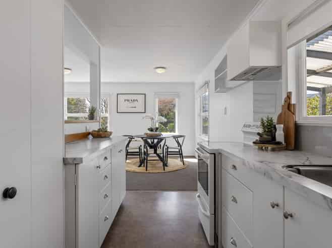 21 Sunset Street, Hilltop