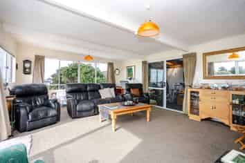 6 Beach Road, Porangahau