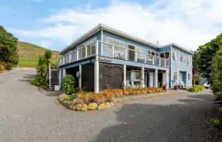 6 Beach Road, Aramoana