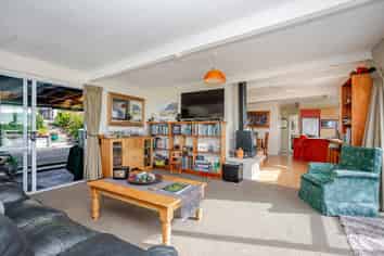 6 Beach Road, Porangahau