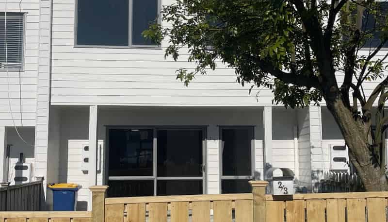 2/3 Hulme Place, Henderson