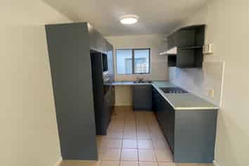2/3 Hulme Place, Henderson