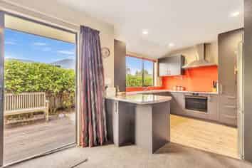 1 Longfields  Road, Brightwater