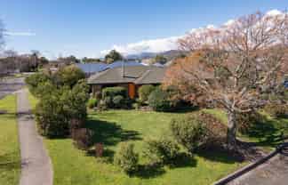 1 Longfields  Road, Brightwater