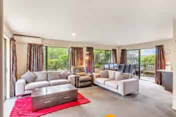 1 Longfields  Road, Brightwater