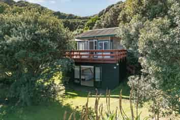 35 North Piha Road, Piha