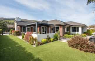 16 Concordia  Drive, Richmond