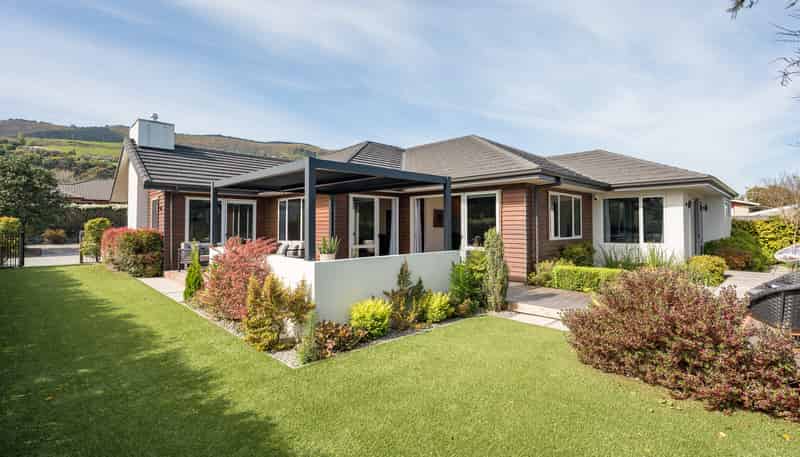 16 Concordia  Drive, Richmond