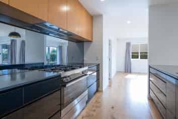 16 Concordia  Drive, Richmond