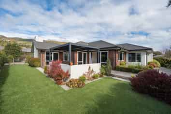 16 Concordia  Drive, Richmond