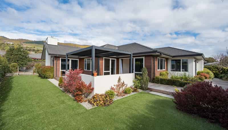 16 Concordia  Drive, Richmond