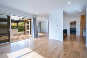 16 Concordia  Drive, Richmond
