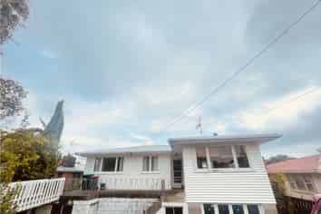 Auckland - Address withheld