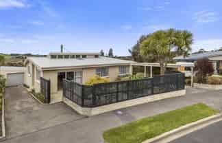 28 Estuary Crescent, Fairfield