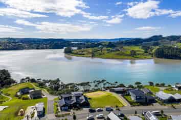 35 Rangitahi Road, Raglan