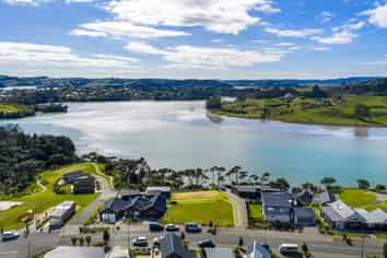 35 Rangitahi Road, Raglan