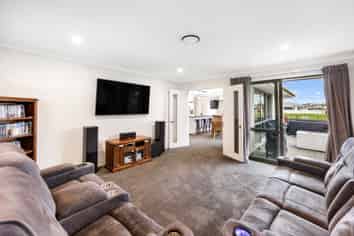 62 Tiritiri Moana Drive, Pegasus