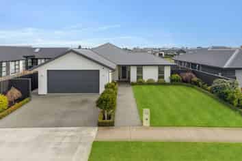62 Tiritiri Moana Drive, Pegasus