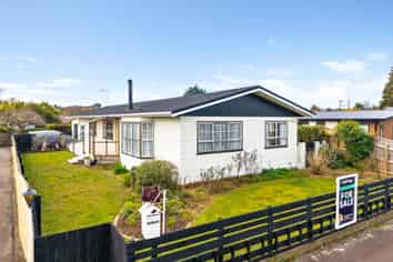 8 Cambridge Street, Pahiatua