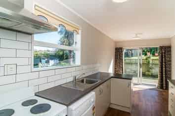 39 Gray Av, Paraparaumu Beach