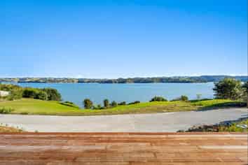 15 Grant Street, Mahurangi East