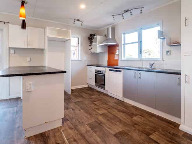 42 Shackleton Street, Maraenui
